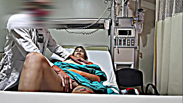 That's why it took so long to see me at IMMS, the doctor sucks my tits/ Daniela/ Hyperversos